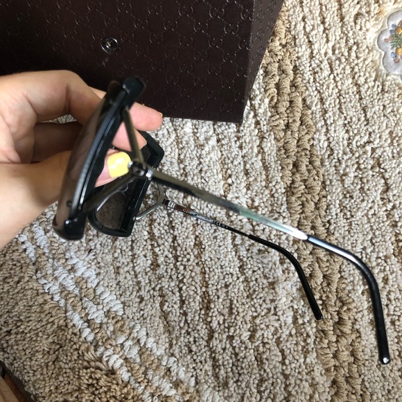 Gucci Sunglasses - Picture 5 of 8